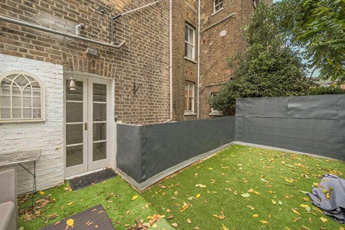 2 Bedroom Flat To Rent In Kings Road, Chelsea, London, SW10