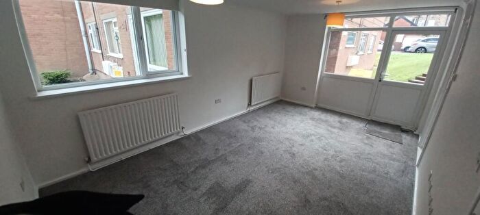 1 Bedroom Flat To Rent In Woodland Grove, Leeds, West Yorkshire, LS7
