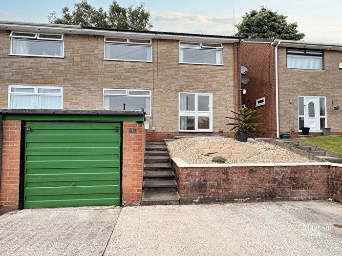3 Bedroom Semi-Detached House For Sale In Higher Rise, High Crompton, OL2
