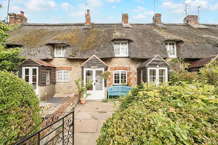 2 Bedroom Cottage For Sale In Longcot Road, Shrivenham, Swindon, SN6