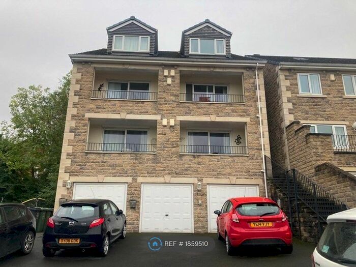 1 Bedroom Flat To Rent In Bella Court, Batley, WF17