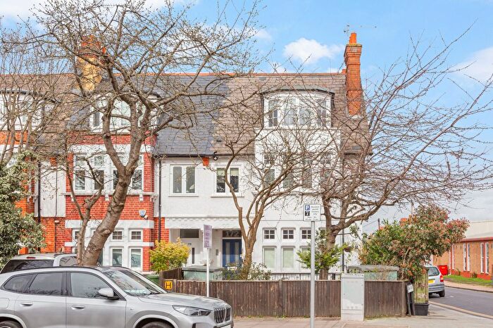 2 Bedroom Flat To Rent In Sheen Road, Richmond, TW9