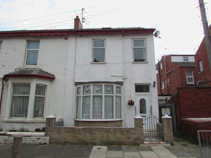 4 Bedroom Property To Rent In Livingstone Road, Blackpool, Lancashire, FY1