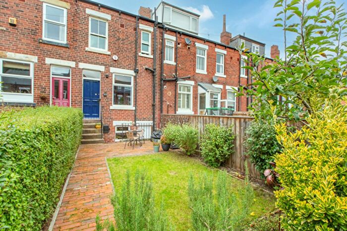 4 Bedroom Terraced House For Sale In Chandos Terrace, Leeds, LS8