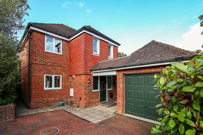 4 Bedroom Detached House To Rent In Airlie Road, Winchester, SO22