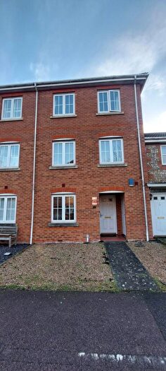 3 Bedroom Town House To Rent In Ivy Walk, Hatfield, AL10