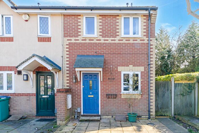 2 Bedroom End Terrace House For Sale In Loweswater Close, Watford, WD25