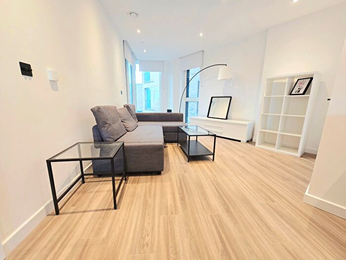 1 Bedroom Flat To Rent In Stamford Road, N15