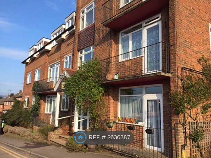 2 Bedroom Flat To Rent In Croydon Road, Westerham, TN16