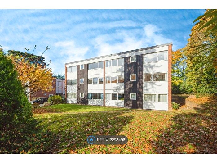 2 Bedroom Flat To Rent In High Point, Weybridge, KT13