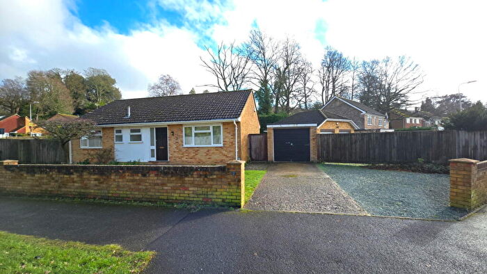 2 Bedroom Detached Bungalow For Sale In Glendale Avenue, Newbury, RG14