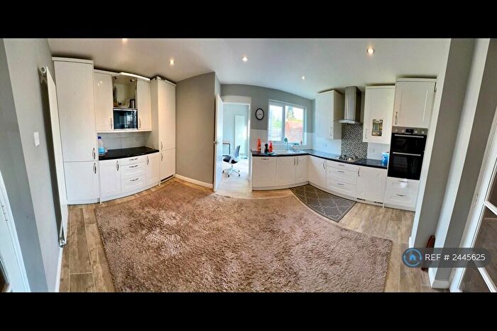 4 Bedroom Terraced House To Rent In Stafford Avenue, Slough, SL2