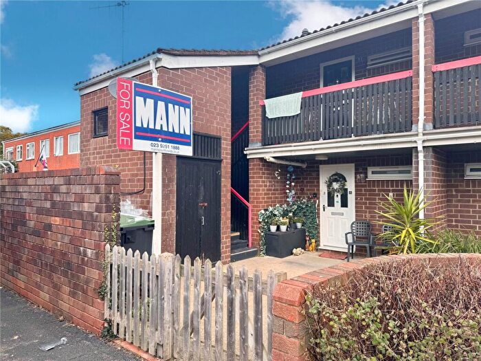 1 Bedroom Flat For Sale In The Chine, Gosport, Hampshire, PO13