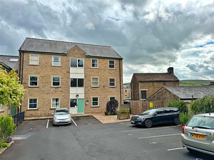2 Bedroom Apartment For Sale In Station Street, Glossop, Derbyshire, SK13