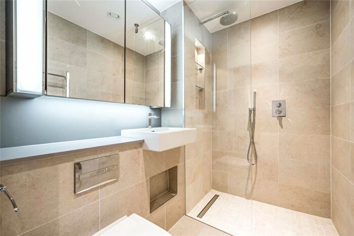 2 Bedroom Apartment To Rent In Malthouse Road, London, SW11