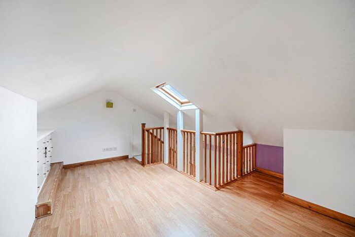 3 Bedroom Property To Rent In Maltings Place, Fulham, London, SW6