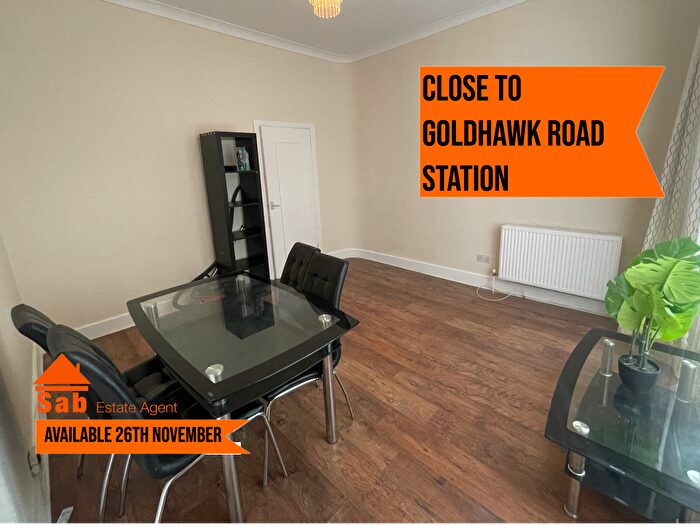 1 Bedroom Flat To Rent In Bamborough Gardens, London, W12