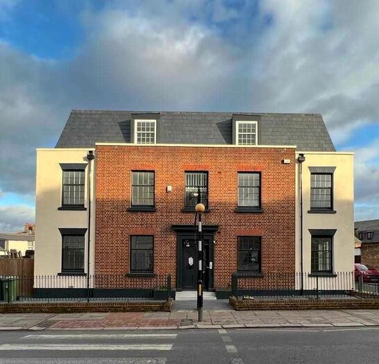 2 Bedroom Flat To Rent In Harmer Street, Gravesend, DA12