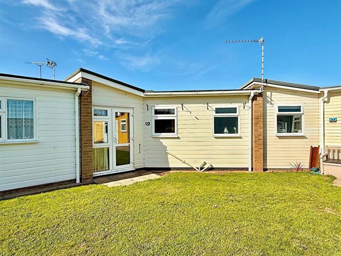 2 Bedroom Chalet For Sale In Edward Road, Winterton-On-Sea, NR29