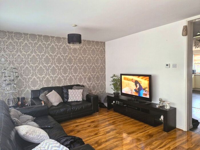 3 Bedroom Terraced House To Rent In Parvills, Waltham Abbey, EN9