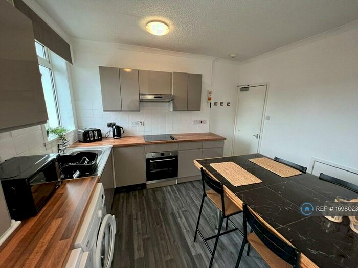 4 Bedroom Semi-Detached House To Rent In Donbank Terrace, Aberdeen, AB24