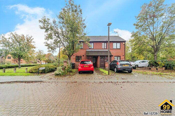 2 Bedroom Semi Detached House For Sale In Cloutsham Close, Milton Keynes, MK4