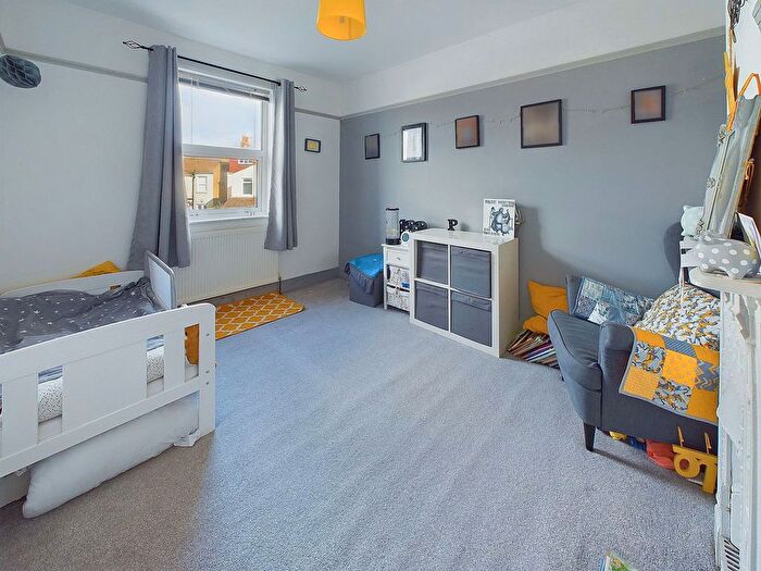 2 Bedroom Terraced House For Sale In Cross Road, Southwick, Brighton, BN42