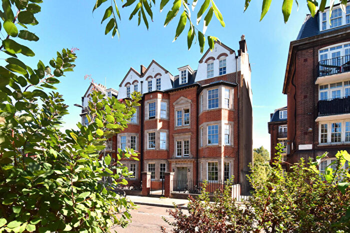 2 Bedroom Flat To Rent In Camberwell Green, London, SE5