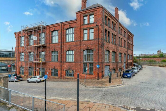 3 Bedroom Penthouse To Rent In Worsdell House, Hudson Street, Gateshead, NE8