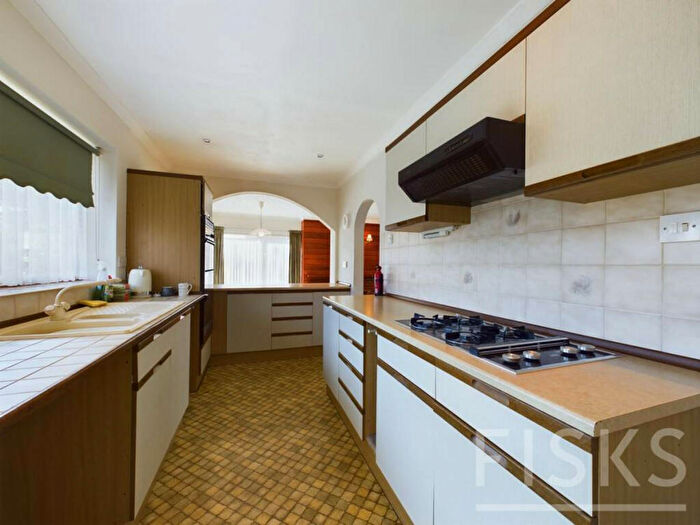 3 Bedroom Detached House For Sale In Handel Road, Canvey Island, SS8