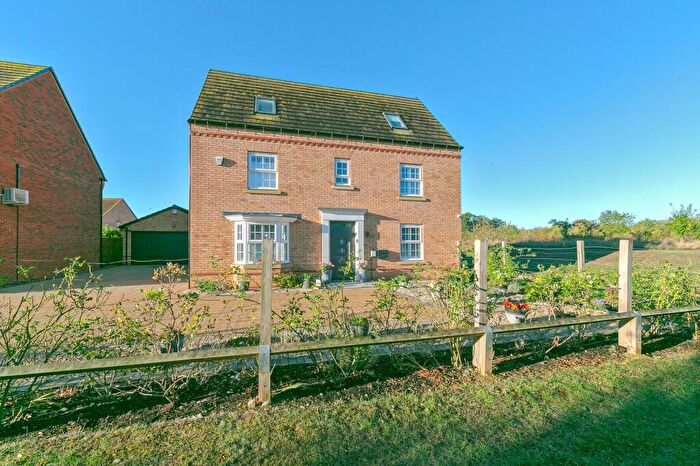 6 Bedroom Detached House For Sale In Cicero Crescent, Fairfields, MK11