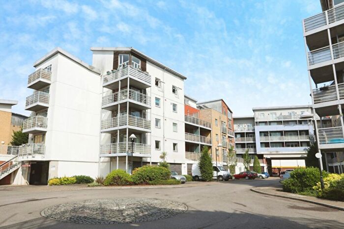 2 Bedroom Flat For Sale In Kingfisher Meadow, Maidstone, Kent, ME16