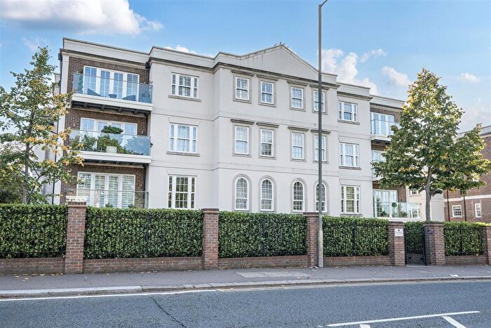 2 Bedroom Flat For Sale In The White House, Sparrows Herne, Bushey, WD23