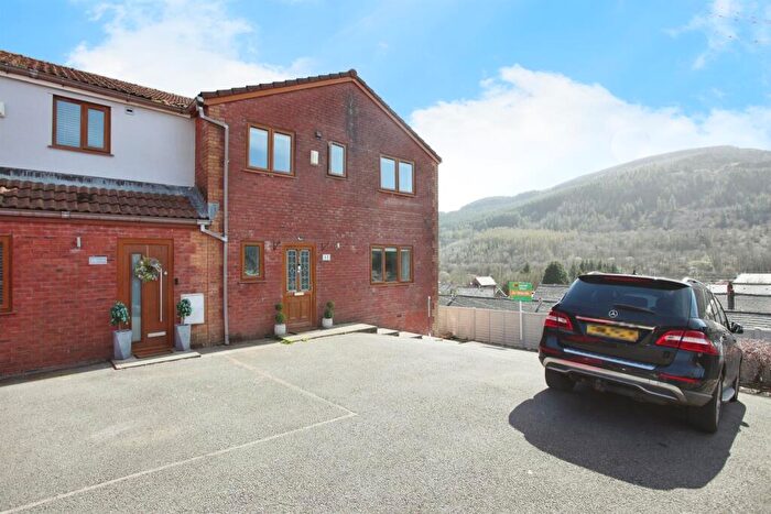 4 Bedroom End Of Terrace House For Sale In Ross Rise, Treherbert, Treorchy, CF42