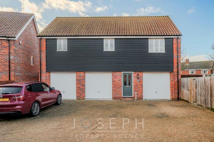 2 Bedroom Detached House For Sale In Street Farm Close, Tunstall, IP12