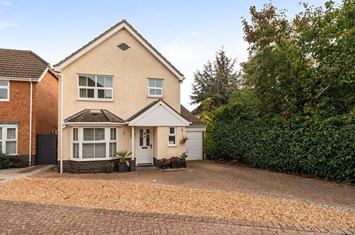 4 Bedroom Detached House For Sale In The Cloisters, Bedford, MK41