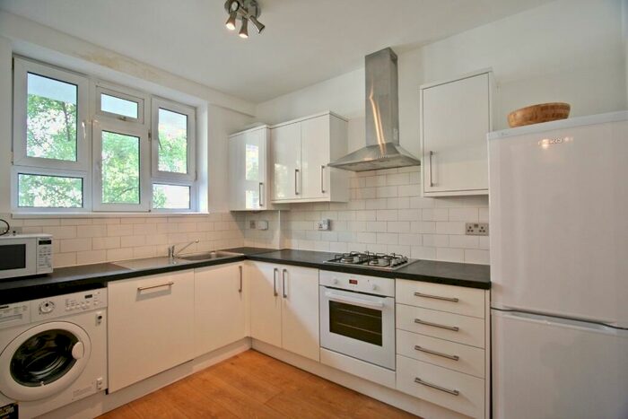 3 Bedroom Flat To Rent In Killick Street, London, N1