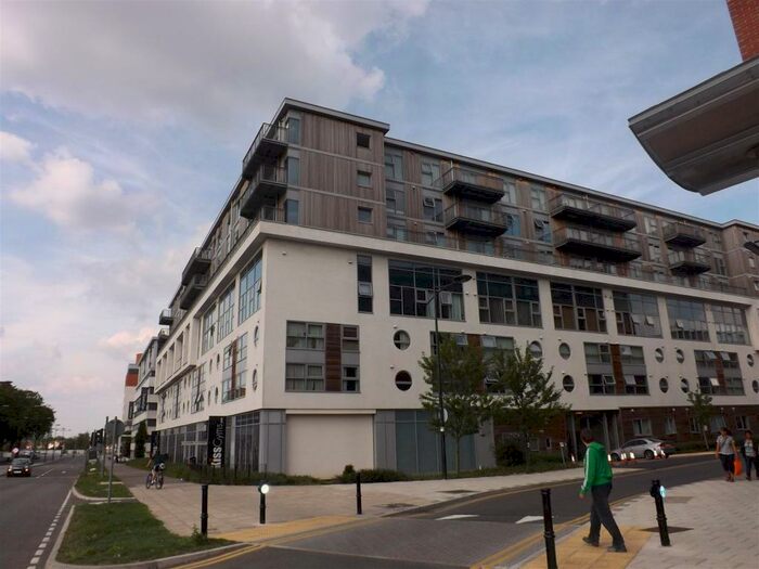 1 Bedroom Apartment To Rent In Paramount, SN1