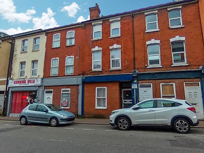 3 Bedroom Flat To Rent In Station Road, Aldershot, GU11