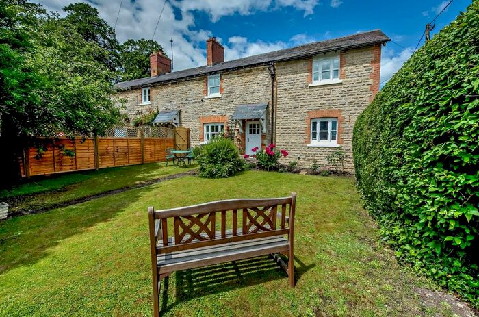 3 Bedroom End Of Terrace House To Rent In Manor Road, Woodstock, Oxfordshire, OX20