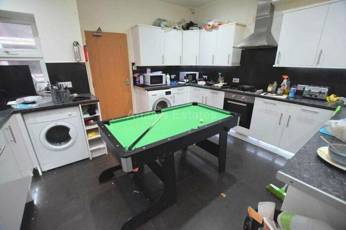 5 Bedroom Terraced House To Rent In London Road, Reading RG1