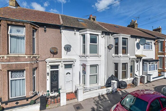 3 Bedroom Terraced House For Sale In Alma Road, Sheerness, Kent, ME12