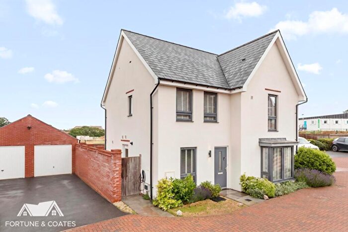 4 Bedroom Detached House For Sale In Blackthorn Drive, Harlow, CM17