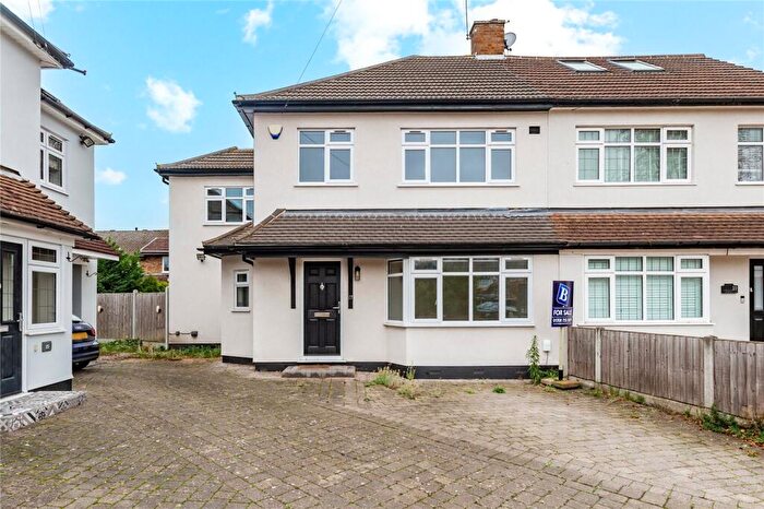 4 Bedroom Semi Detached House For Sale In Eugene Close, Gidea Park, RM2