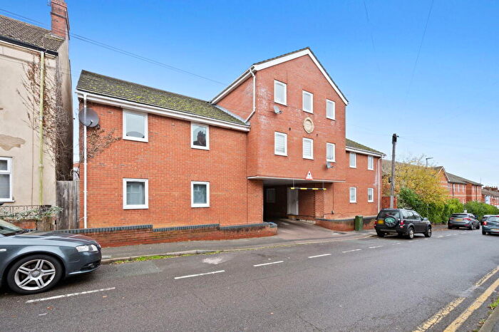 2 Bedroom Flat For Sale In Chapmans Court, Kettering, NN16