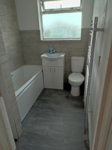 3 Bedroom Terraced House To Rent In Kingshill Avenue, Northolt, UB5