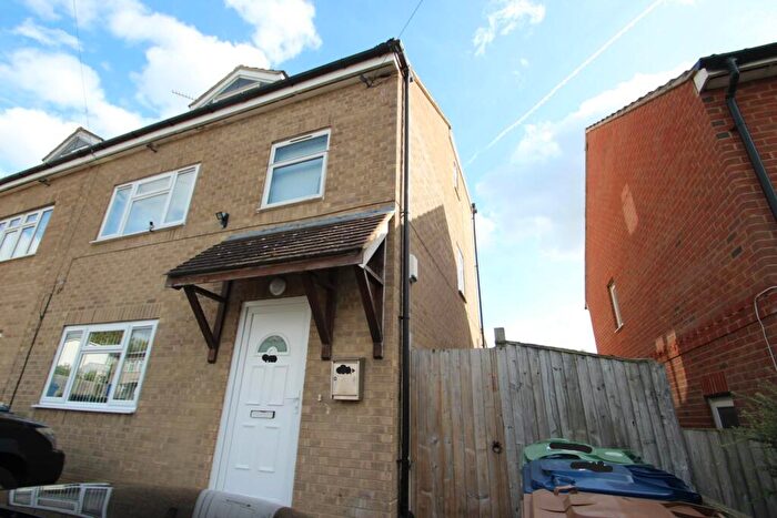 2 Bedroom Flat To Rent In Mortimer Road, Oxford, OX4