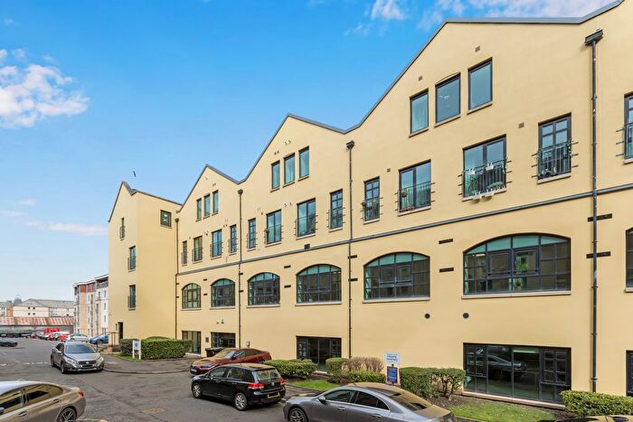 2 Bedroom Flat For Sale In / Papermill Wynd, Bellevue, Edinburgh, EH7