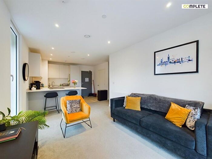 2 Bedroom Apartment For Sale In No. Old Trafford, Manchester, M17