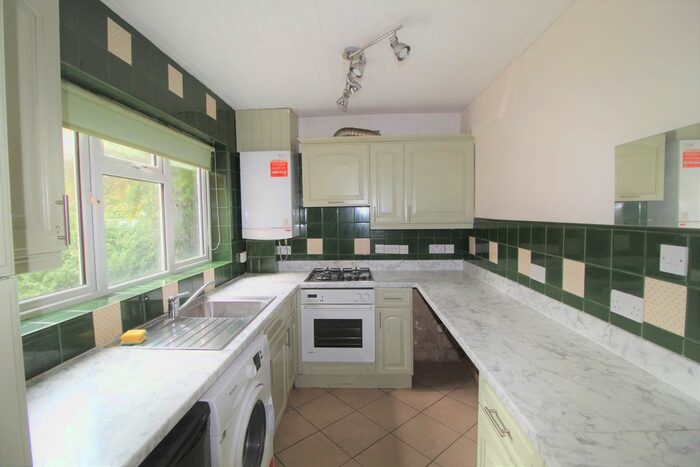 4 Bedroom Semi-Detached House To Rent In Fareham Road, Feltham, TW14